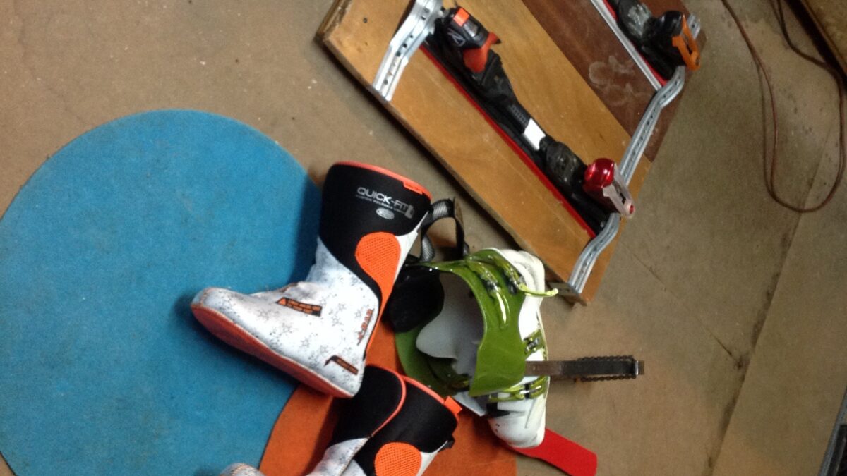 Czy wygrzewać botka w butach narciarskich lub snowboardowych?